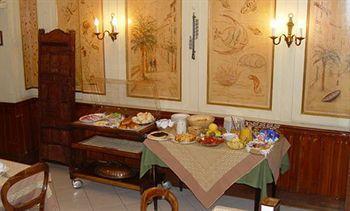 Hotel Regina Пінероло Екстер'єр фото